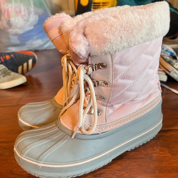 Girls London fog snow boots - Picture 1 of 1
